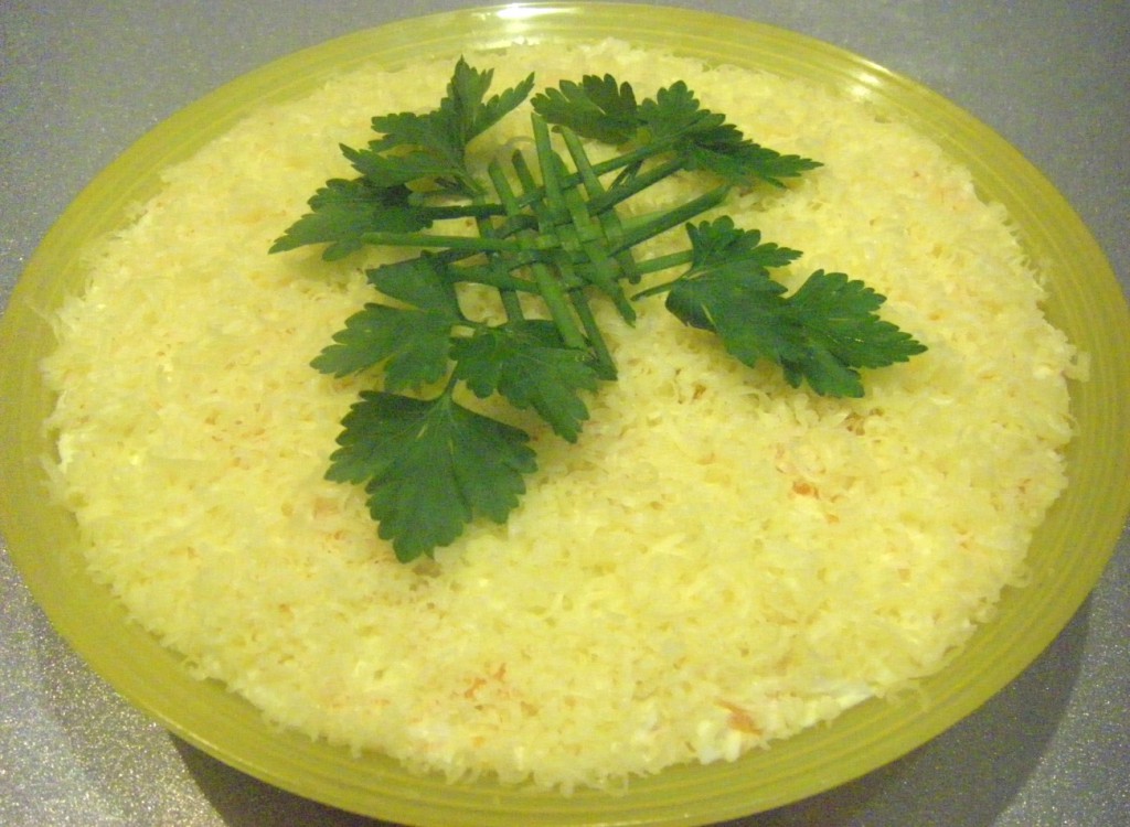 изображение Салат из плавленных сырков рецепт